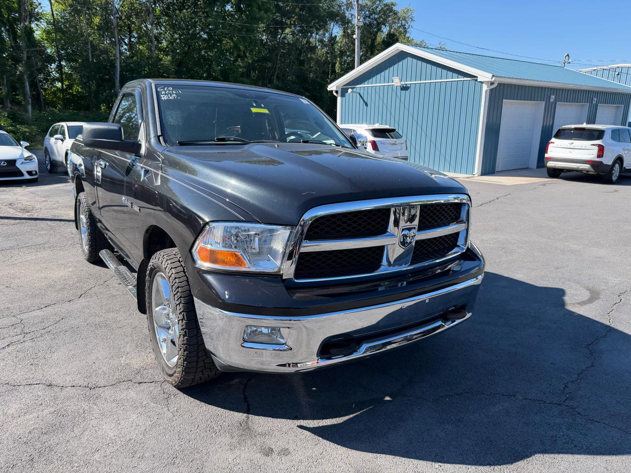 Dodge Ram 1500 4WD Reg Cab 120.5" SLT 2009