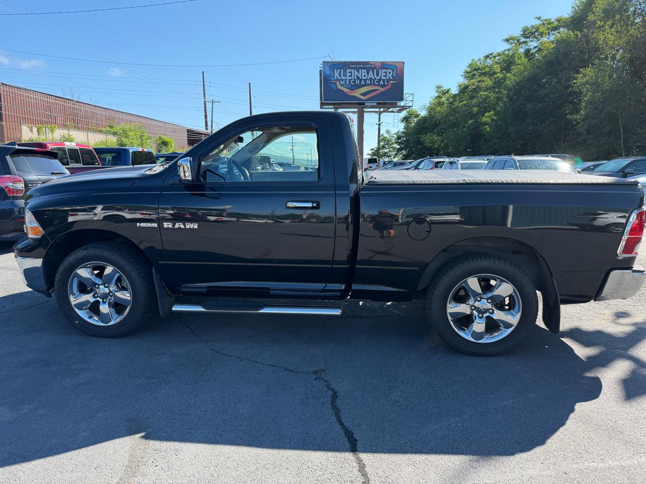 Dodge Ram 1500 4WD Reg Cab 120.5" SLT 2009