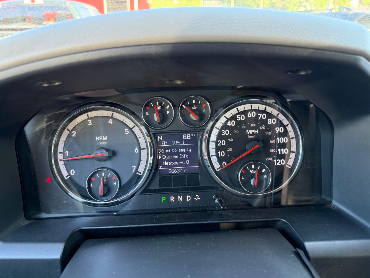 Dodge Ram 1500 4WD Reg Cab 120.5" SLT 2009