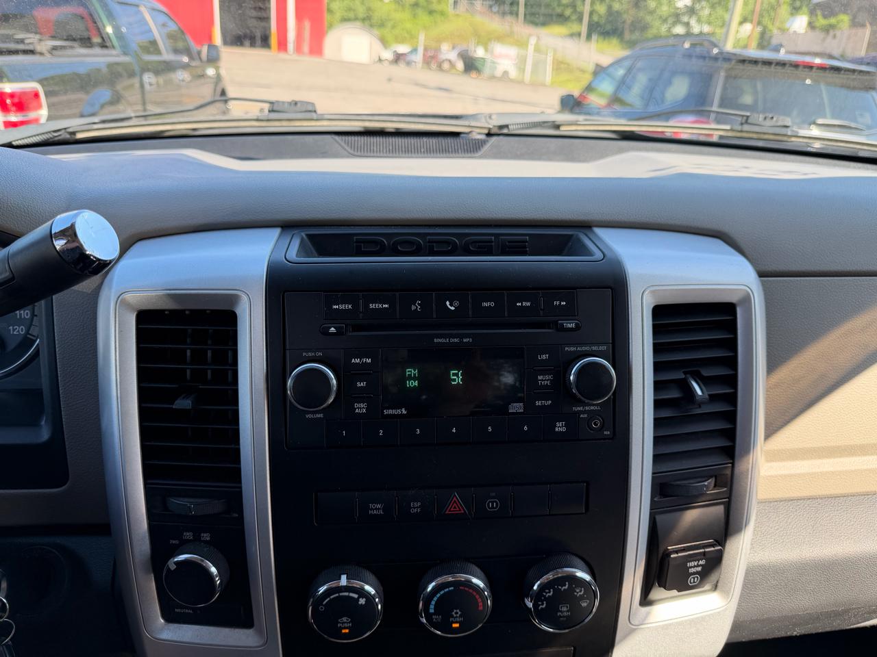 Dodge Ram 1500 4WD Reg Cab 120.5" SLT 2009