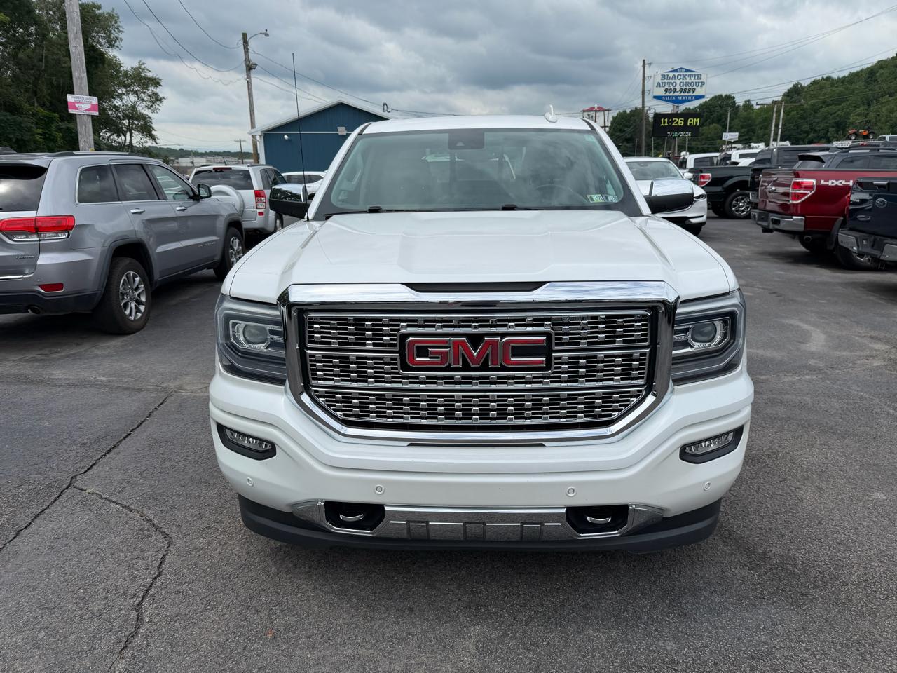 GMC Sierra 1500 4WD Crew Cab 143.5" Denali 2018