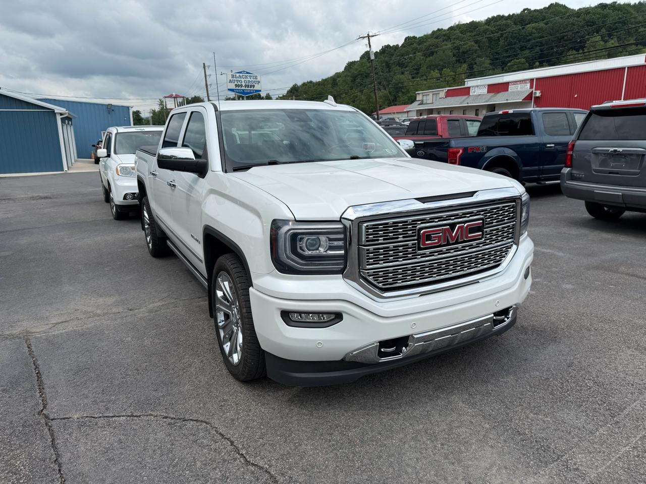 GMC Sierra 1500 4WD Crew Cab 143.5" Denali 2018