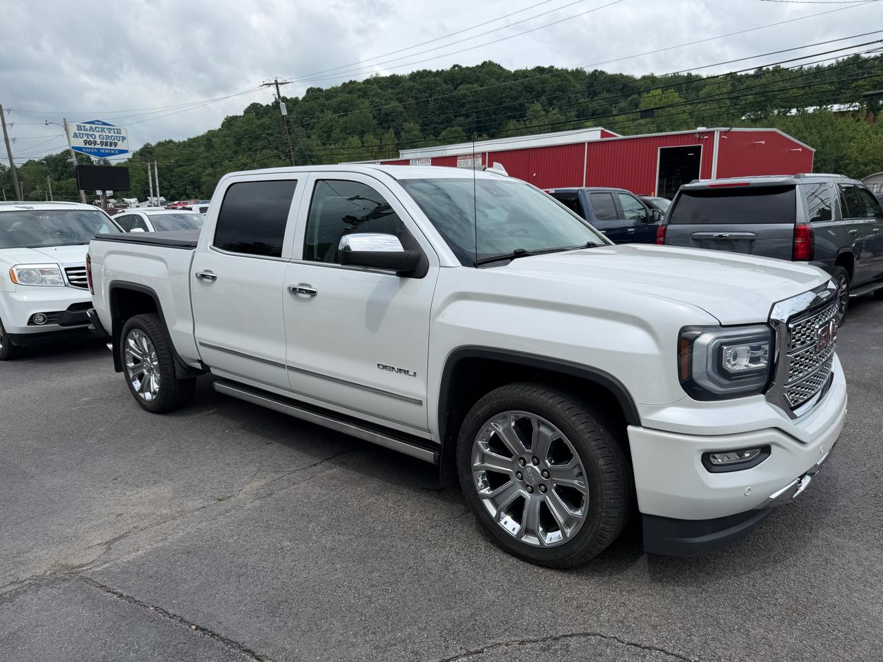 GMC Sierra 1500 4WD Crew Cab 143.5" Denali 2018