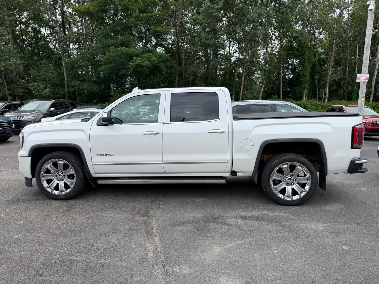 GMC Sierra 1500 4WD Crew Cab 143.5" Denali 2018