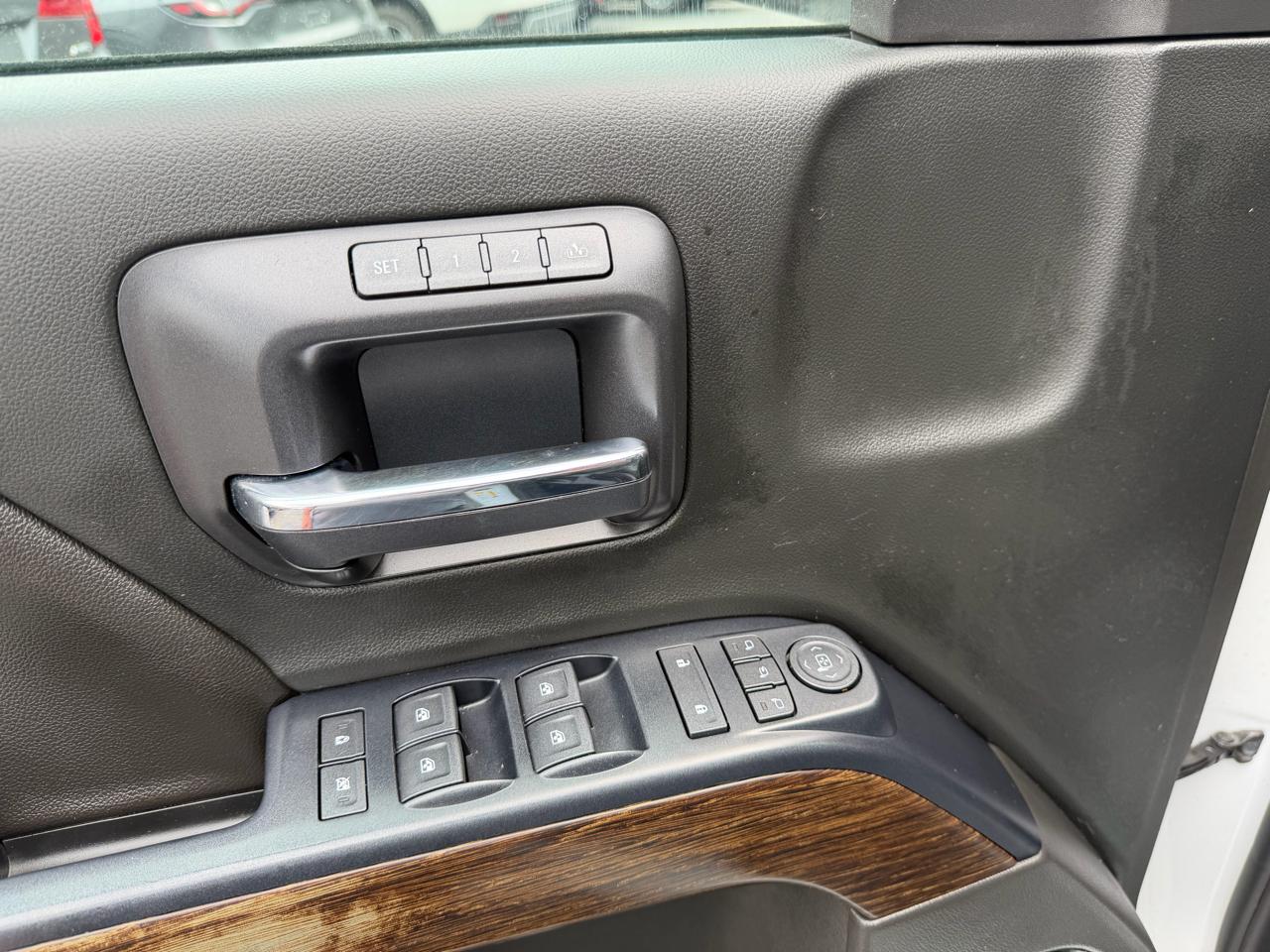 GMC Sierra 1500 4WD Crew Cab 143.5" Denali 2018