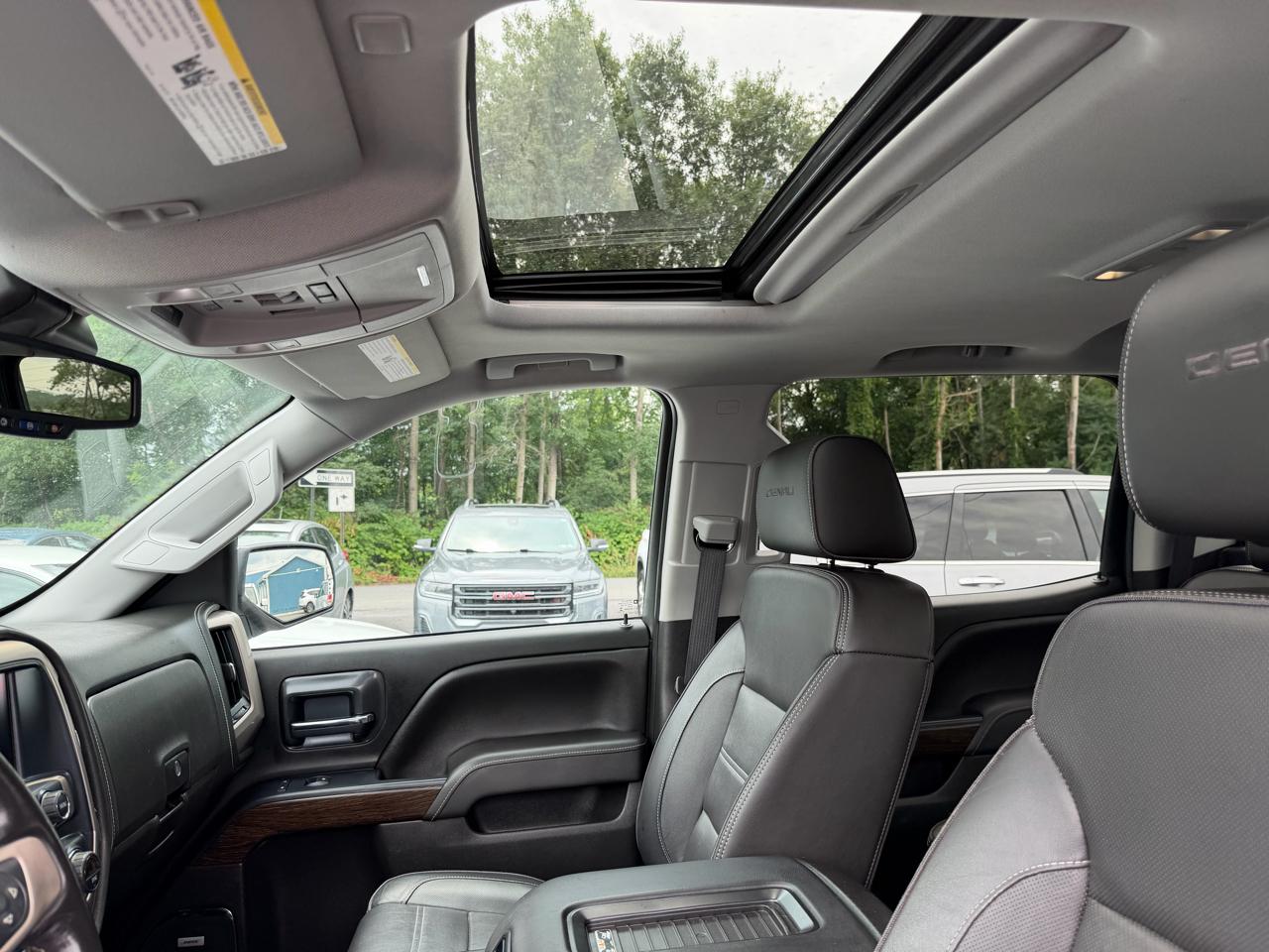 GMC Sierra 1500 4WD Crew Cab 143.5" Denali 2018