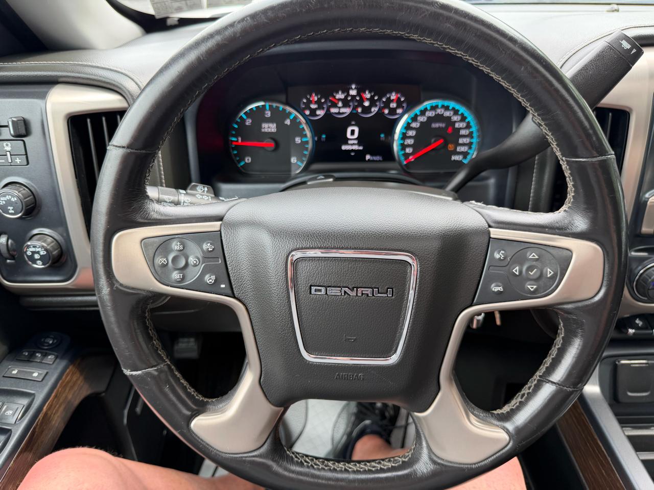 GMC Sierra 1500 4WD Crew Cab 143.5" Denali 2018