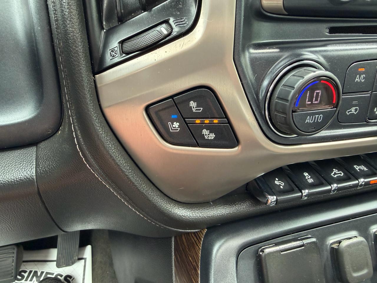 GMC Sierra 1500 4WD Crew Cab 143.5" Denali 2018