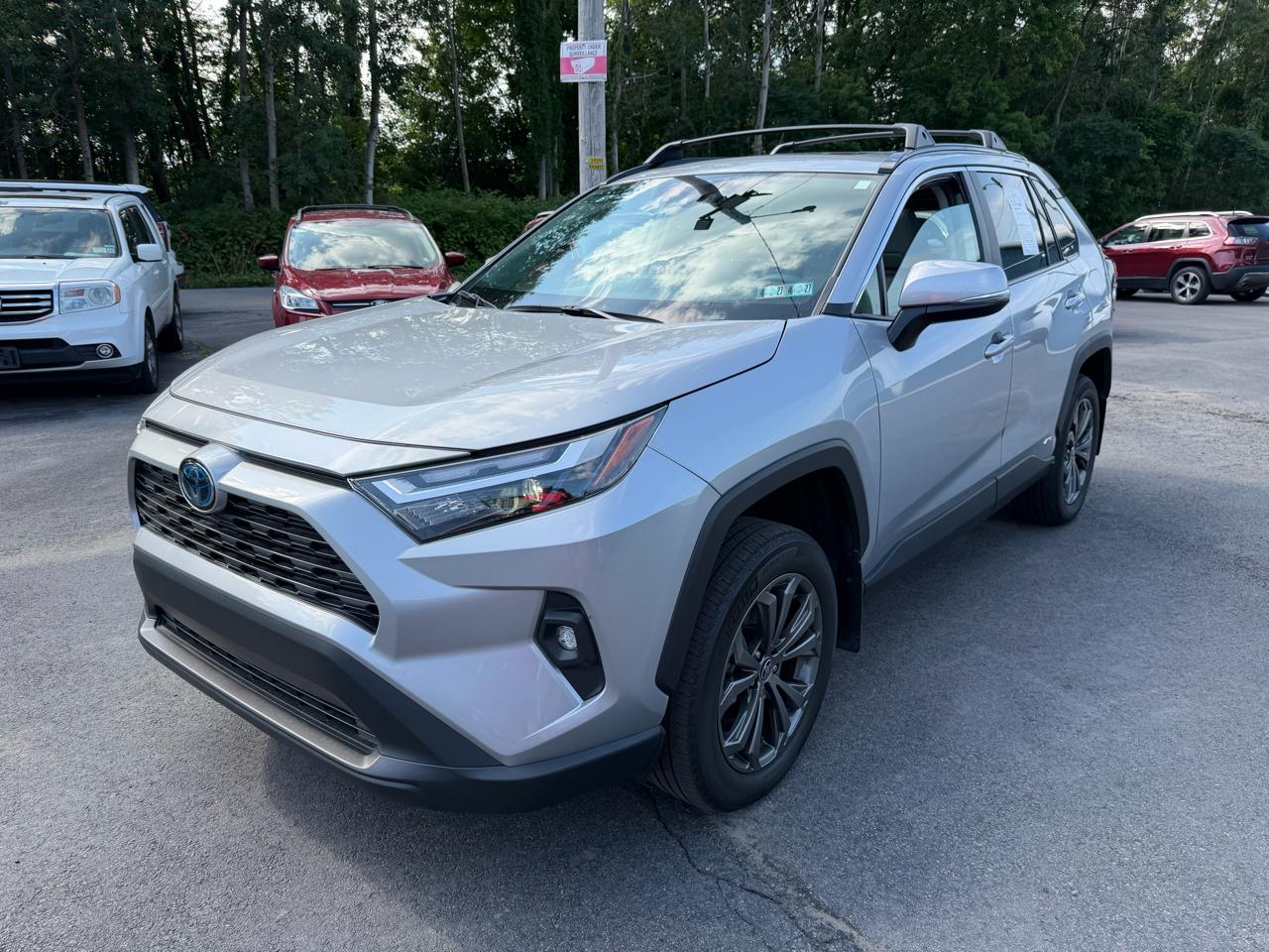 Toyota RAV4 Hybrid XLE Premium AWD (Natl) 2024