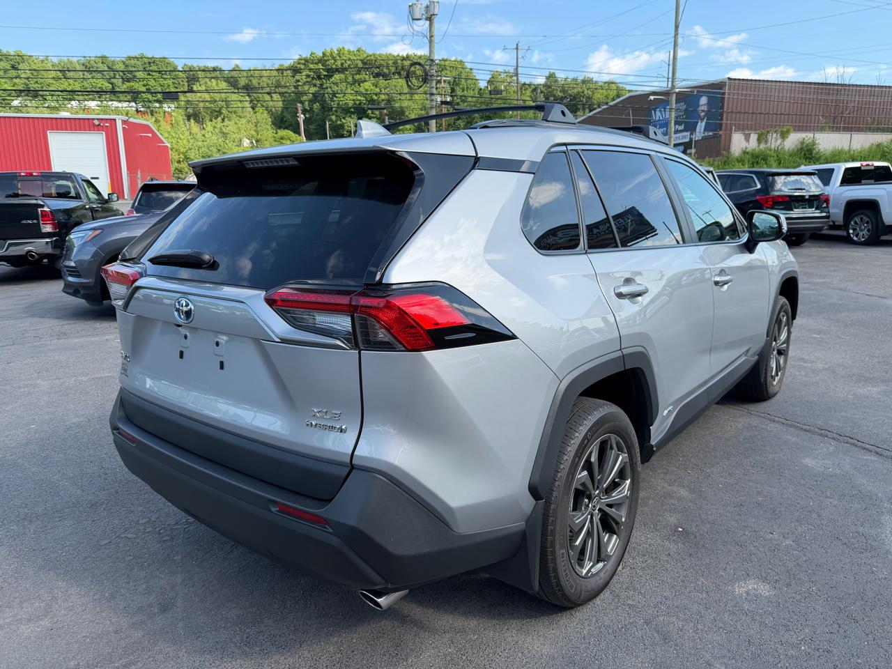 Toyota RAV4 Hybrid XLE Premium AWD (Natl) 2024