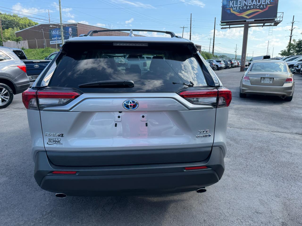 Toyota RAV4 Hybrid XLE Premium AWD (Natl) 2024