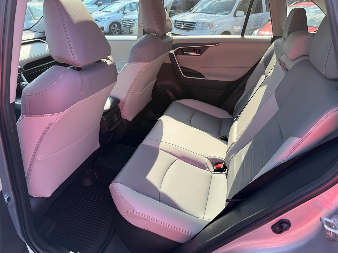 Toyota RAV4 Hybrid XLE Premium AWD (Natl) 2024