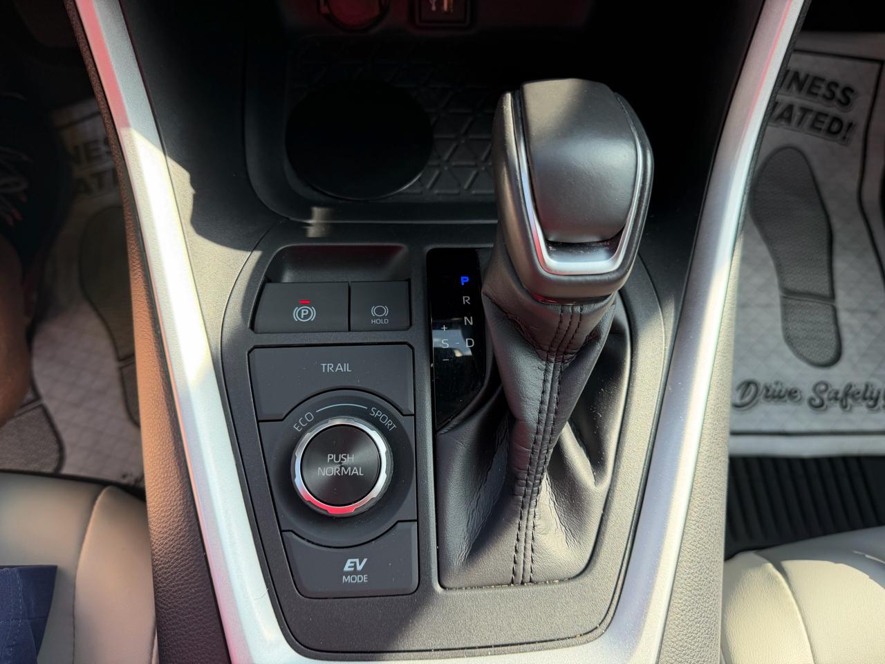 Toyota RAV4 Hybrid XLE Premium AWD (Natl) 2024