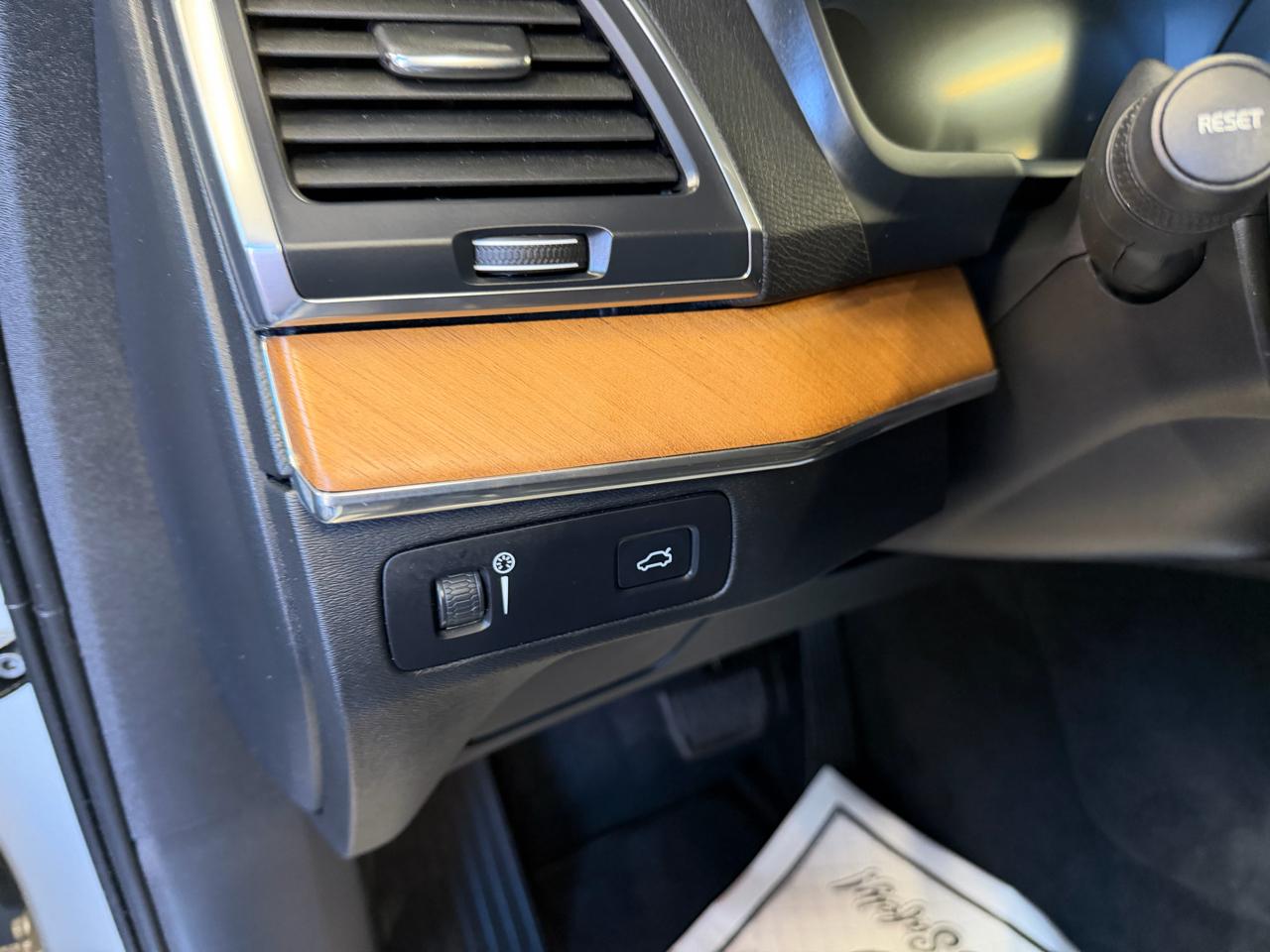 Volvo XC90 T6 AWD Momentum 7P 2021