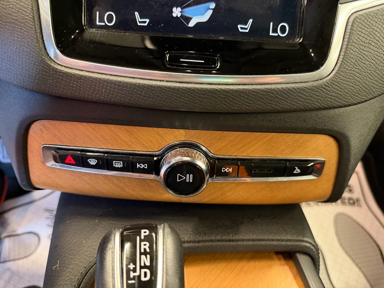 Volvo XC90 T6 AWD Momentum 7P 2021
