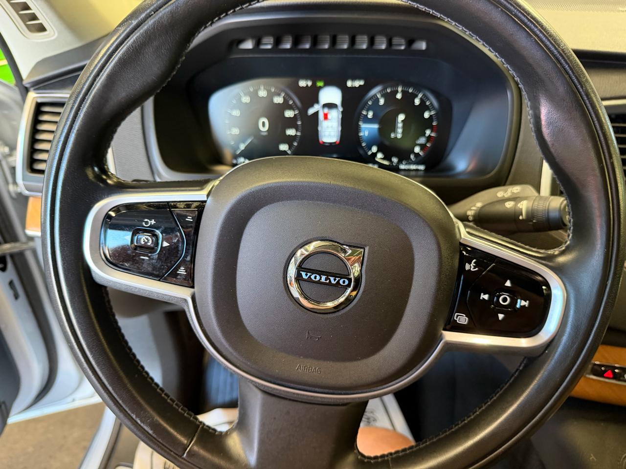 Volvo XC90 T6 AWD Momentum 7P 2021
