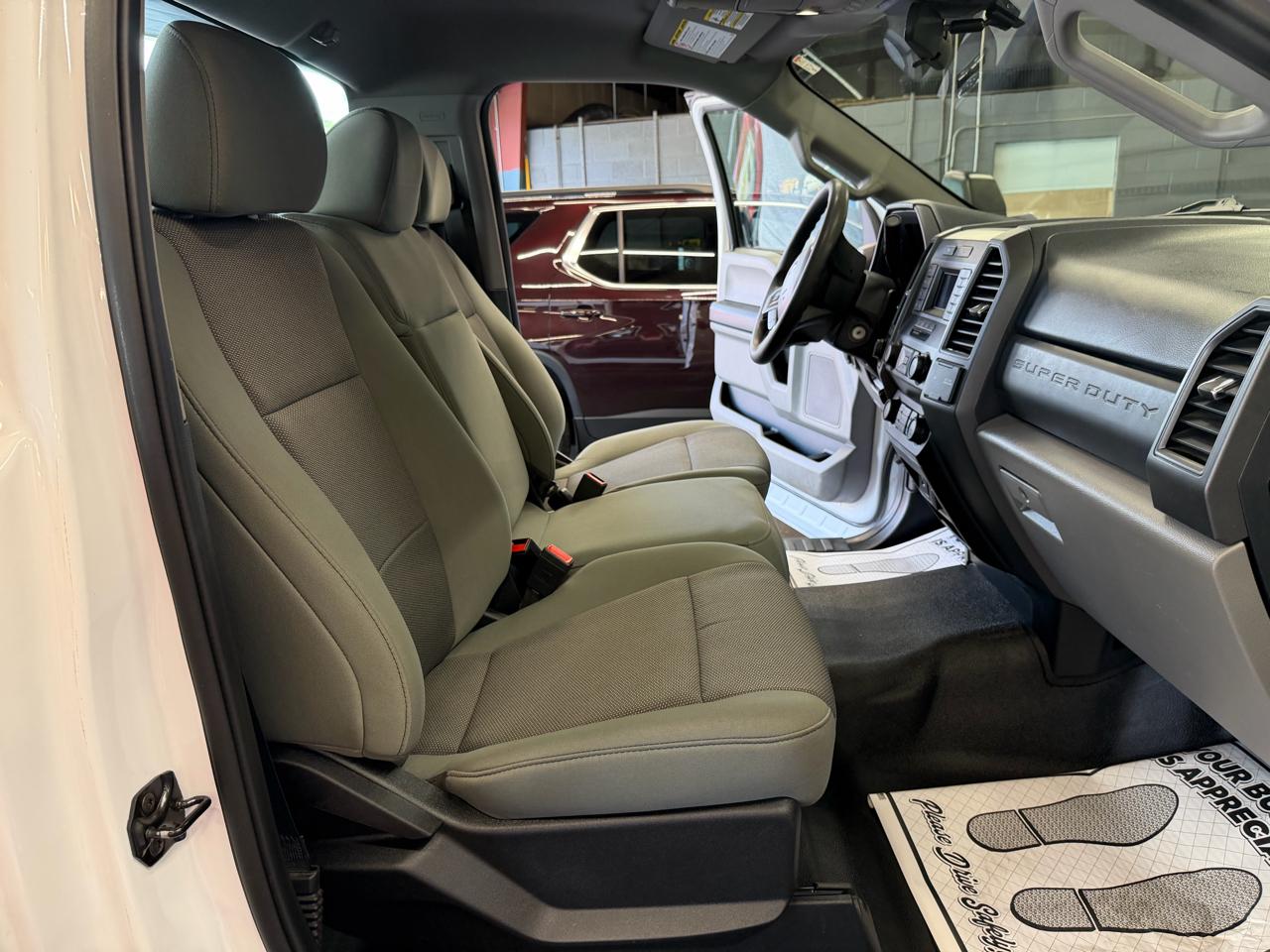 Ford Super Duty F-250 SRW XLT 4WD Reg Cab 8' Box 2020