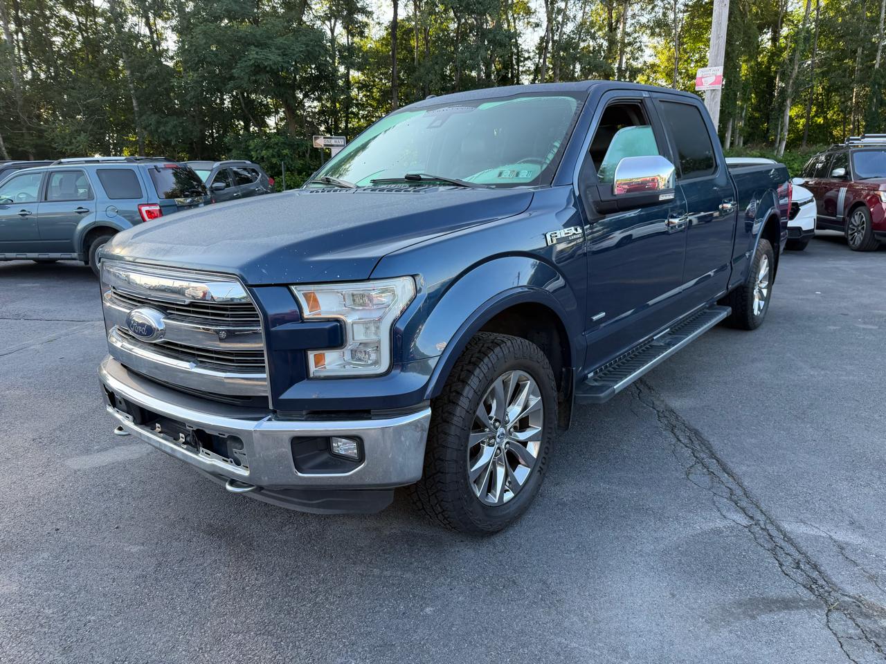 Ford F-150 4WD SuperCrew 157" Lariat w/HD Payload Pkg 2015