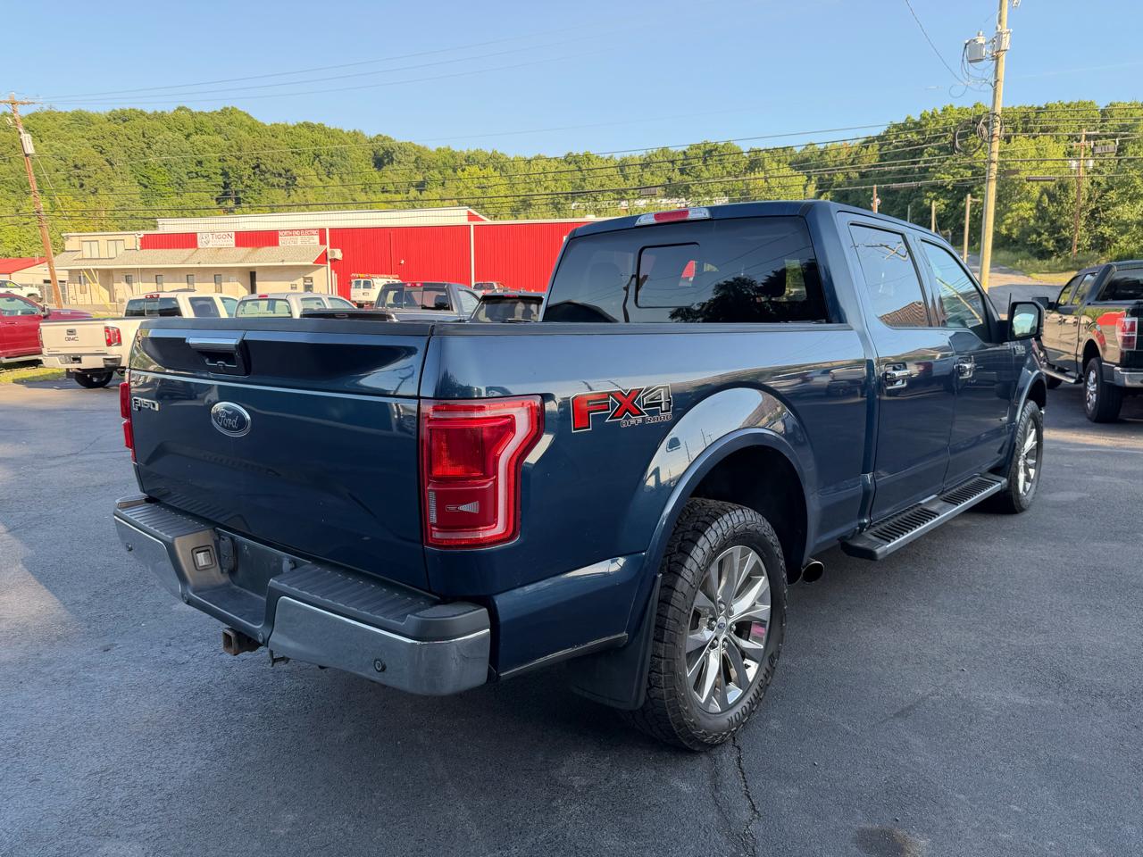 Ford F-150 4WD SuperCrew 157" Lariat w/HD Payload Pkg 2015