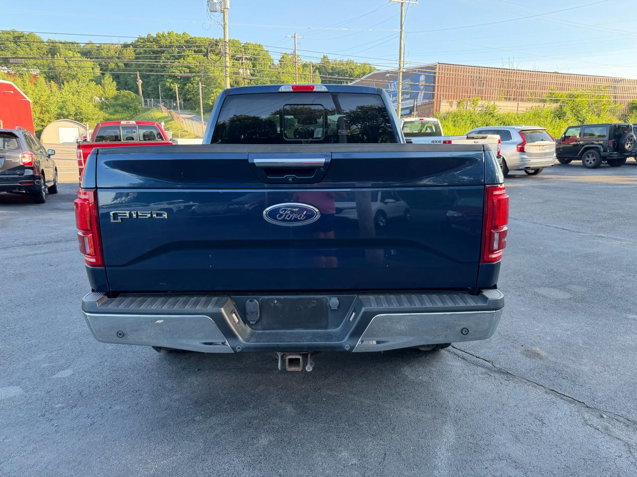 Ford F-150 4WD SuperCrew 157" Lariat w/HD Payload Pkg 2015