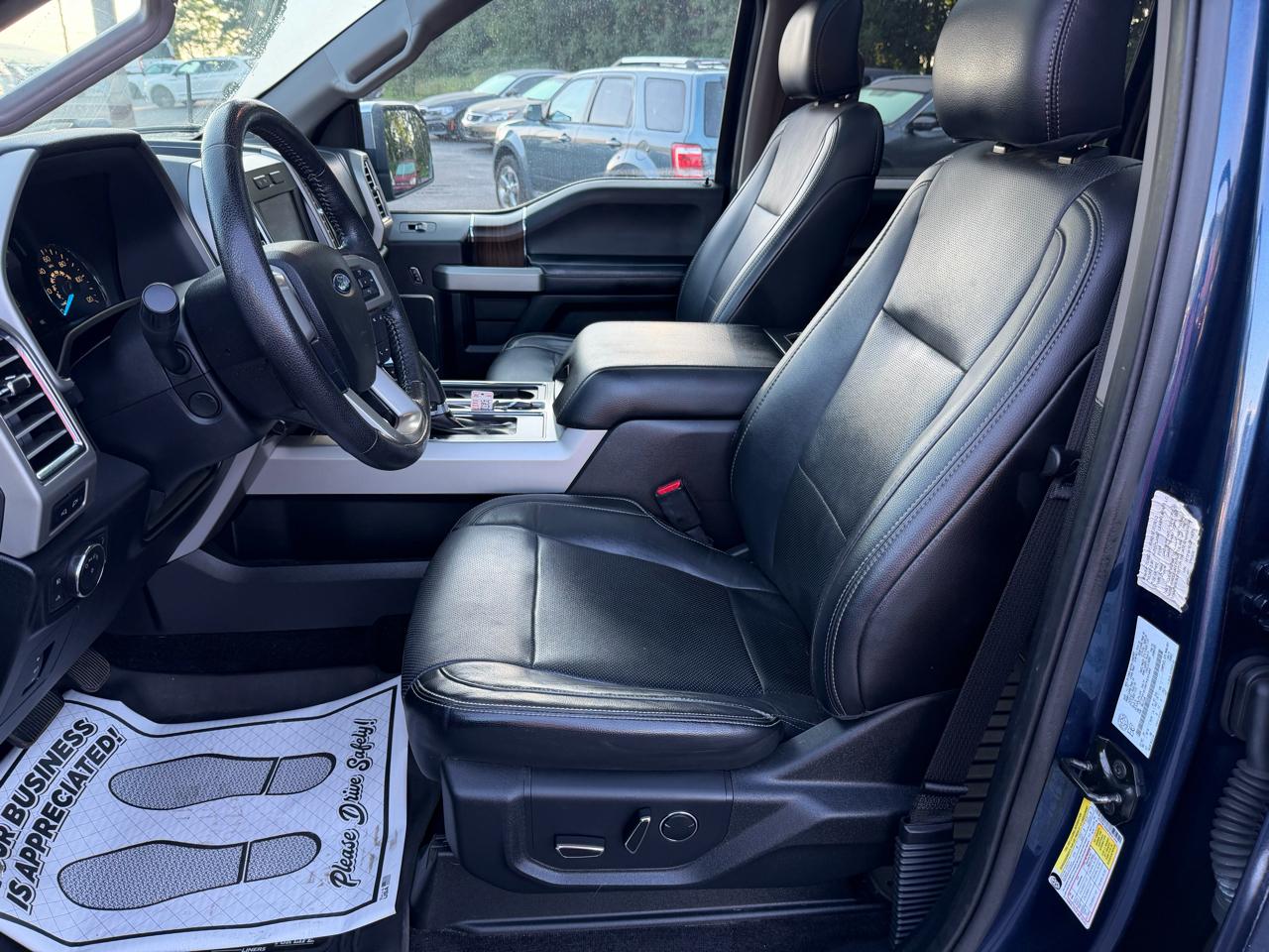 Ford F-150 4WD SuperCrew 157" Lariat w/HD Payload Pkg 2015