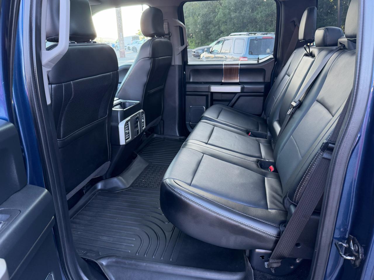 Ford F-150 4WD SuperCrew 157" Lariat w/HD Payload Pkg 2015