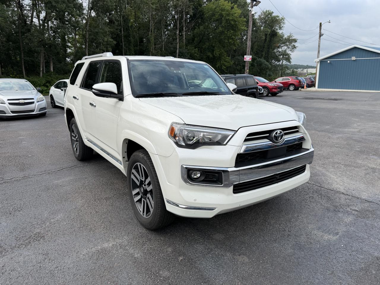 Toyota 4Runner Limited 4WD (Natl) 2023