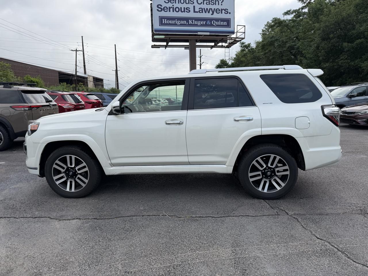 Toyota 4Runner Limited 4WD (Natl) 2023