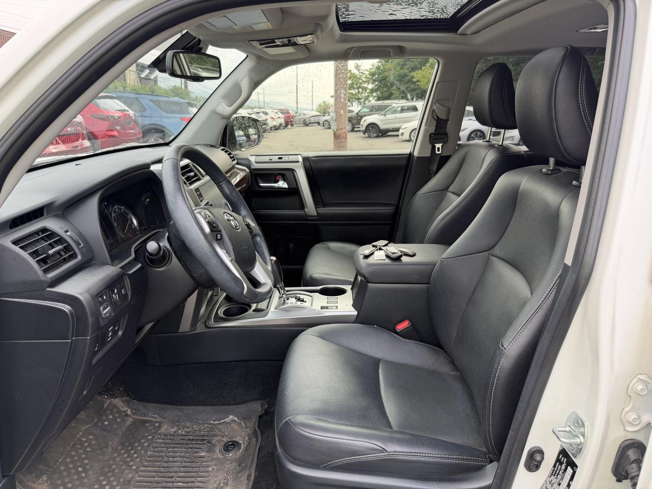 Toyota 4Runner Limited 4WD (Natl) 2023