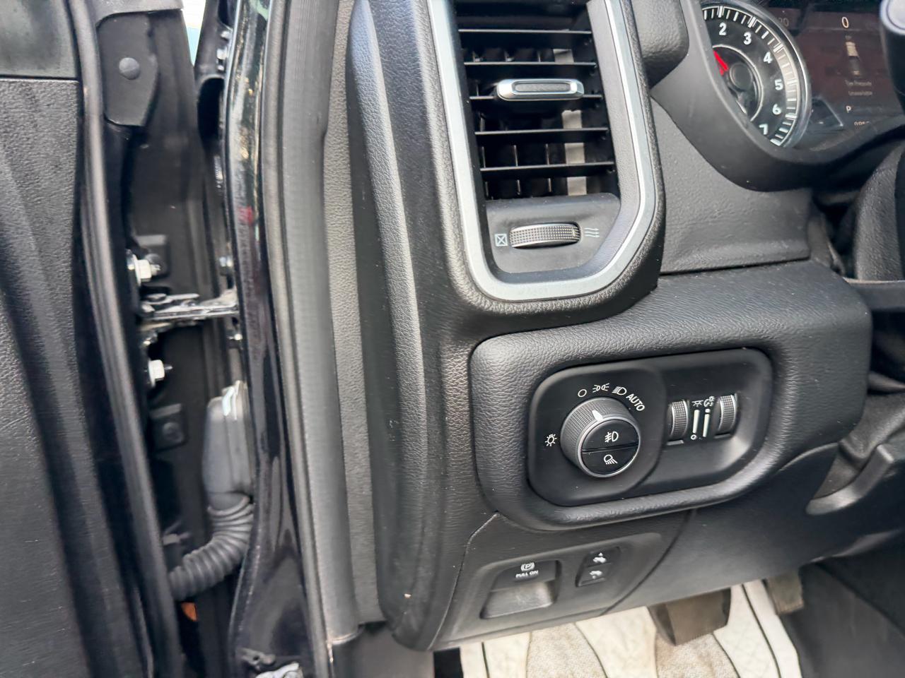 RAM 1500 Big Horn/Lone Star 4x4 Crew Cab 5'7" Box 2019