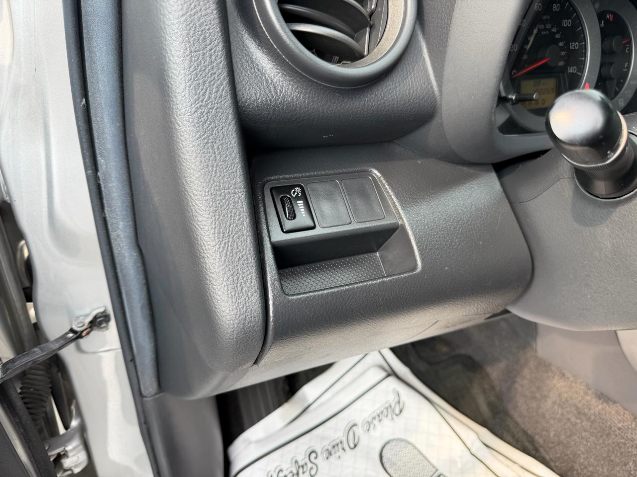 Toyota RAV4 4WD 4dr I4 Sport (Natl) 2012
