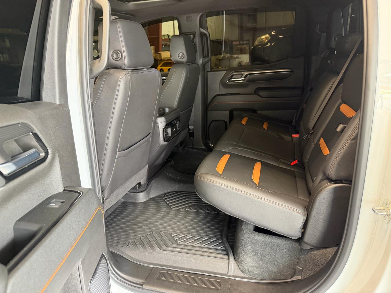 GMC Sierra 1500 4WD Crew Cab 157" AT4 2024