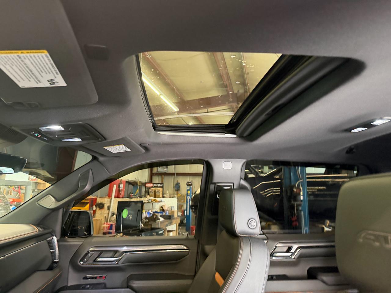 GMC Sierra 1500 4WD Crew Cab 157" AT4 2024