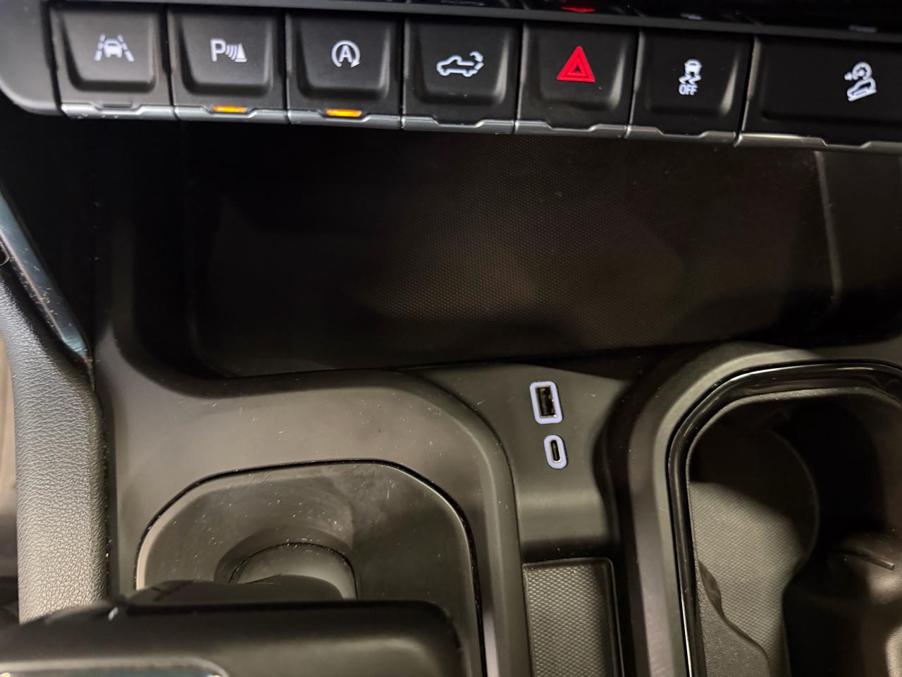 GMC Sierra 1500 4WD Crew Cab 157" AT4 2024