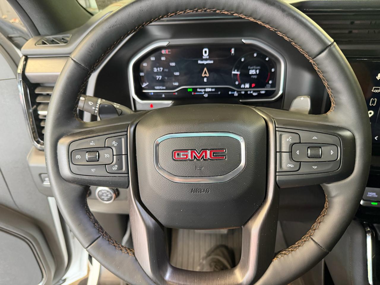 GMC Sierra 1500 4WD Crew Cab 157" AT4 2024