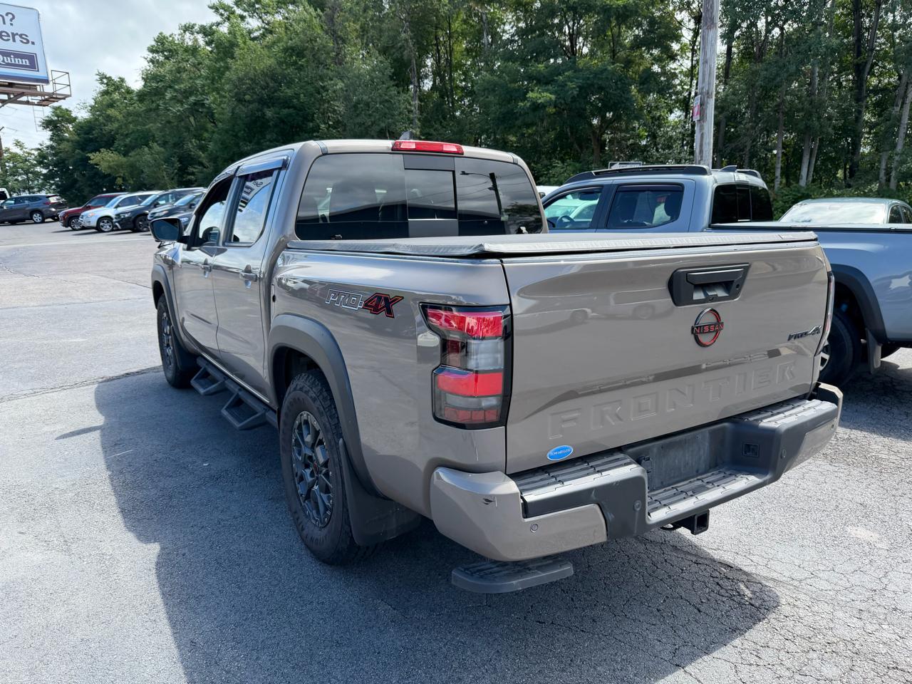 Nissan Frontier Crew Cab 4x4 PRO-4X Auto 2023
