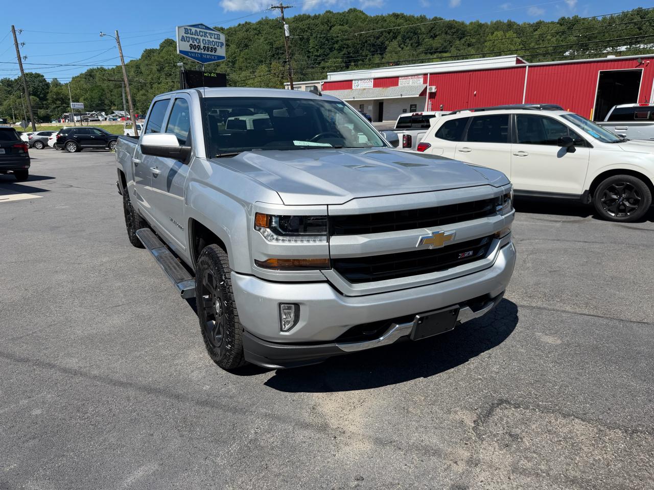 Chevrolet Silverado 1500 4WD Crew Cab 143.5" LT w/2LT 2018