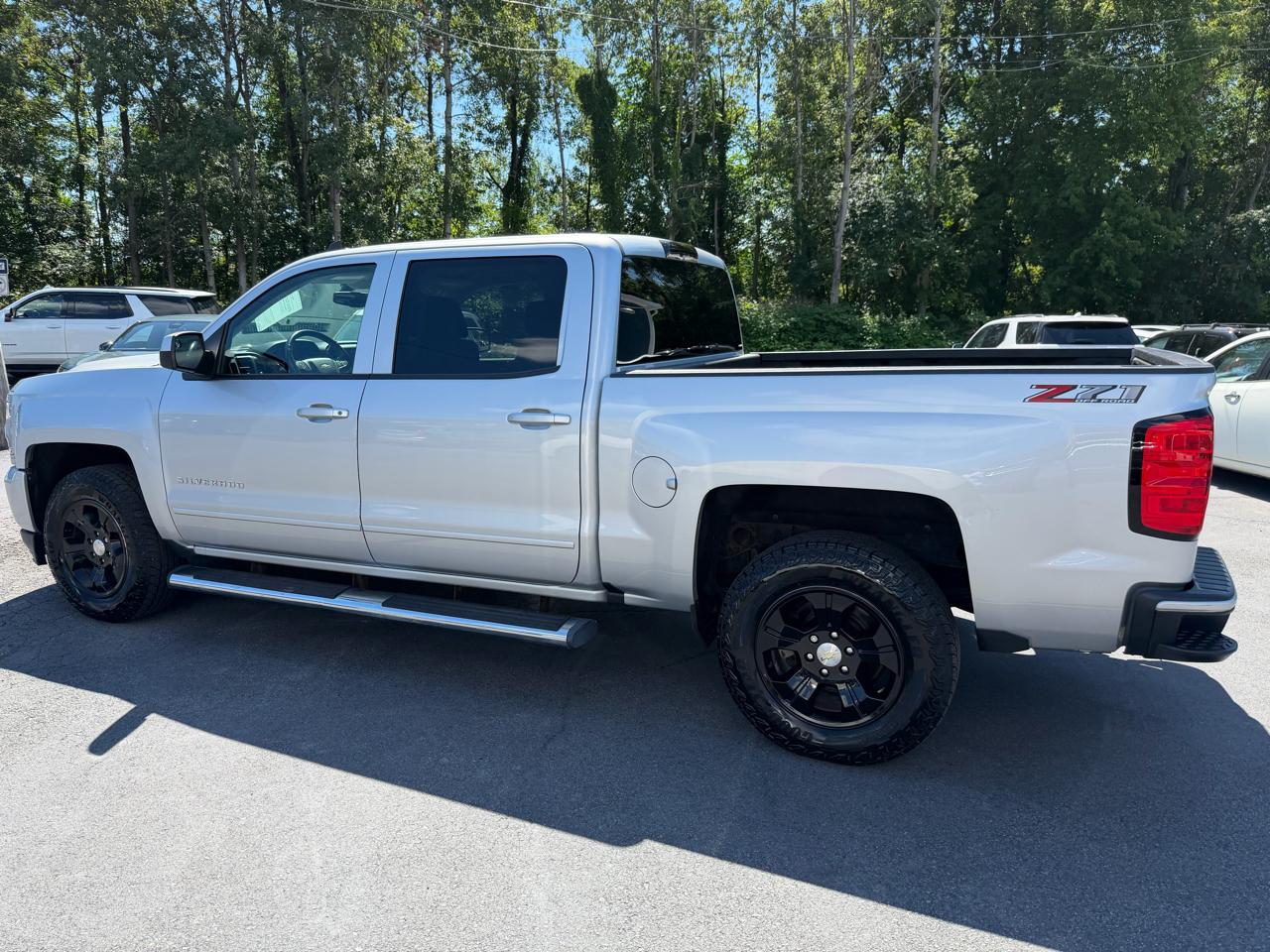 Chevrolet Silverado 1500 4WD Crew Cab 143.5" LT w/2LT 2018