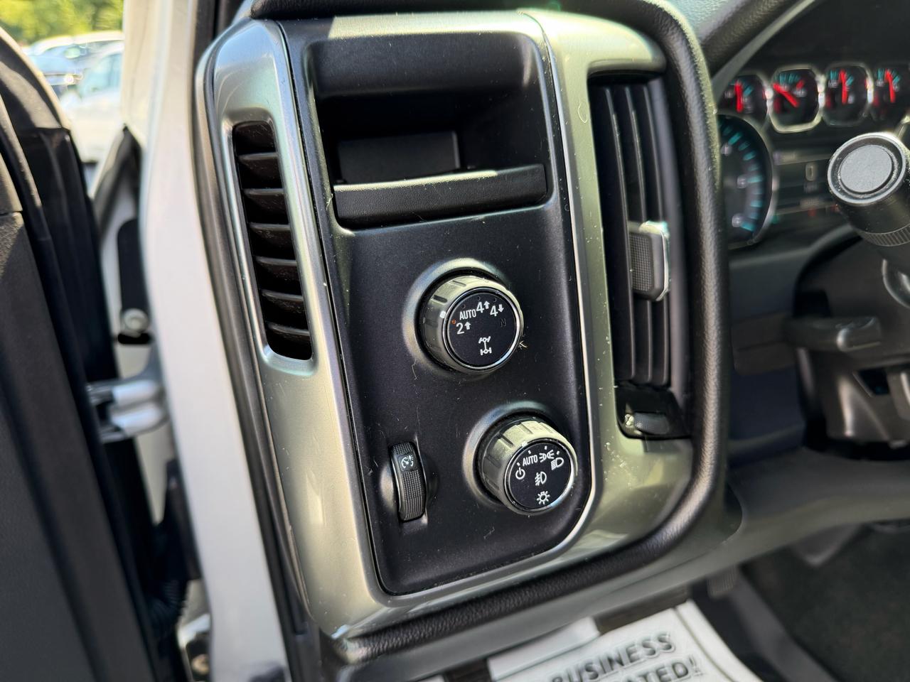 Chevrolet Silverado 1500 4WD Crew Cab 143.5" LT w/2LT 2018