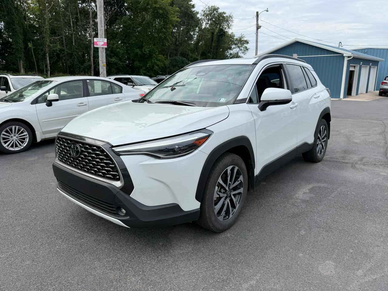 Toyota Corolla Cross XLE 4WD (Natl) 2024
