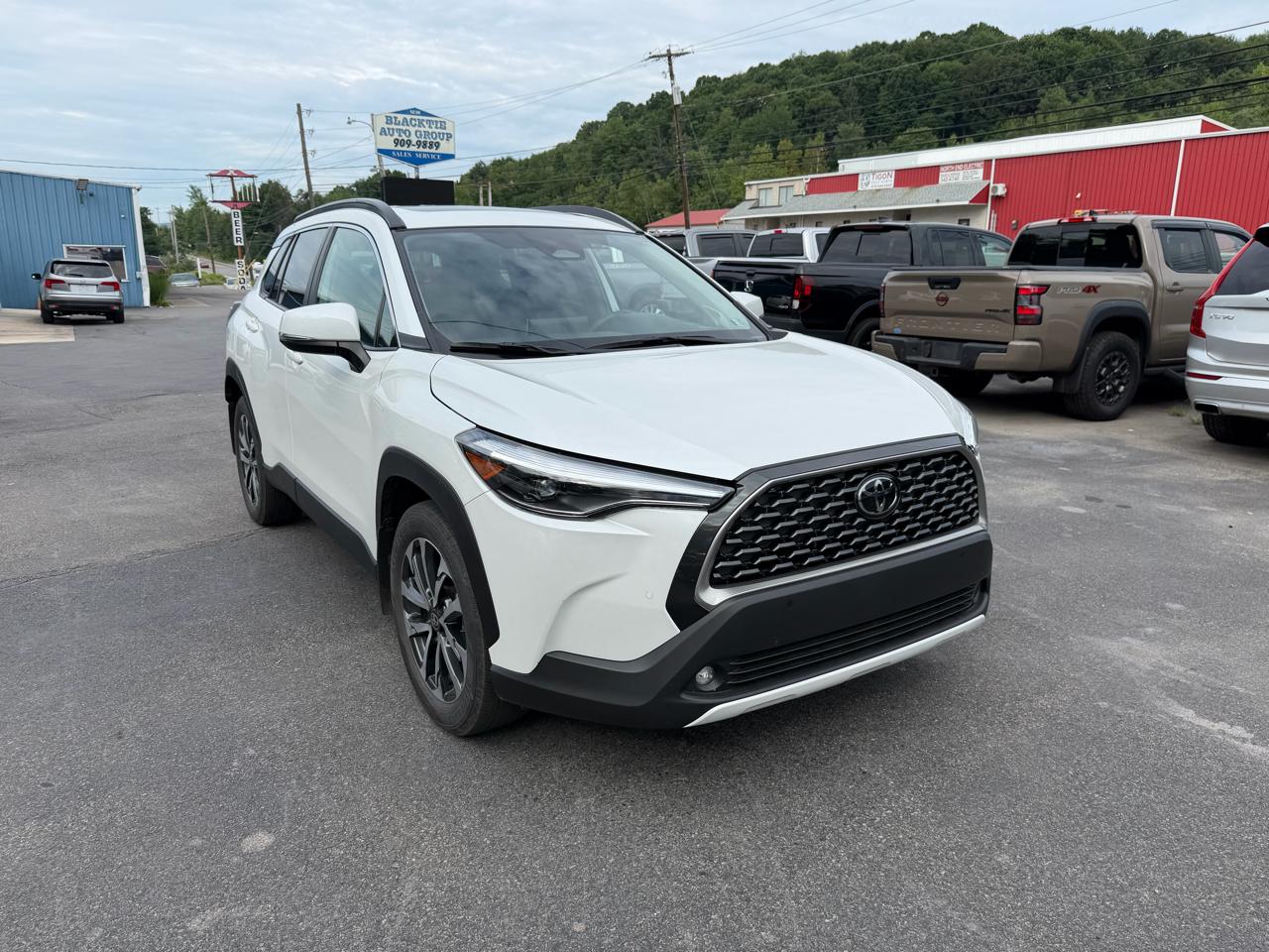 Toyota Corolla Cross XLE 4WD (Natl) 2024