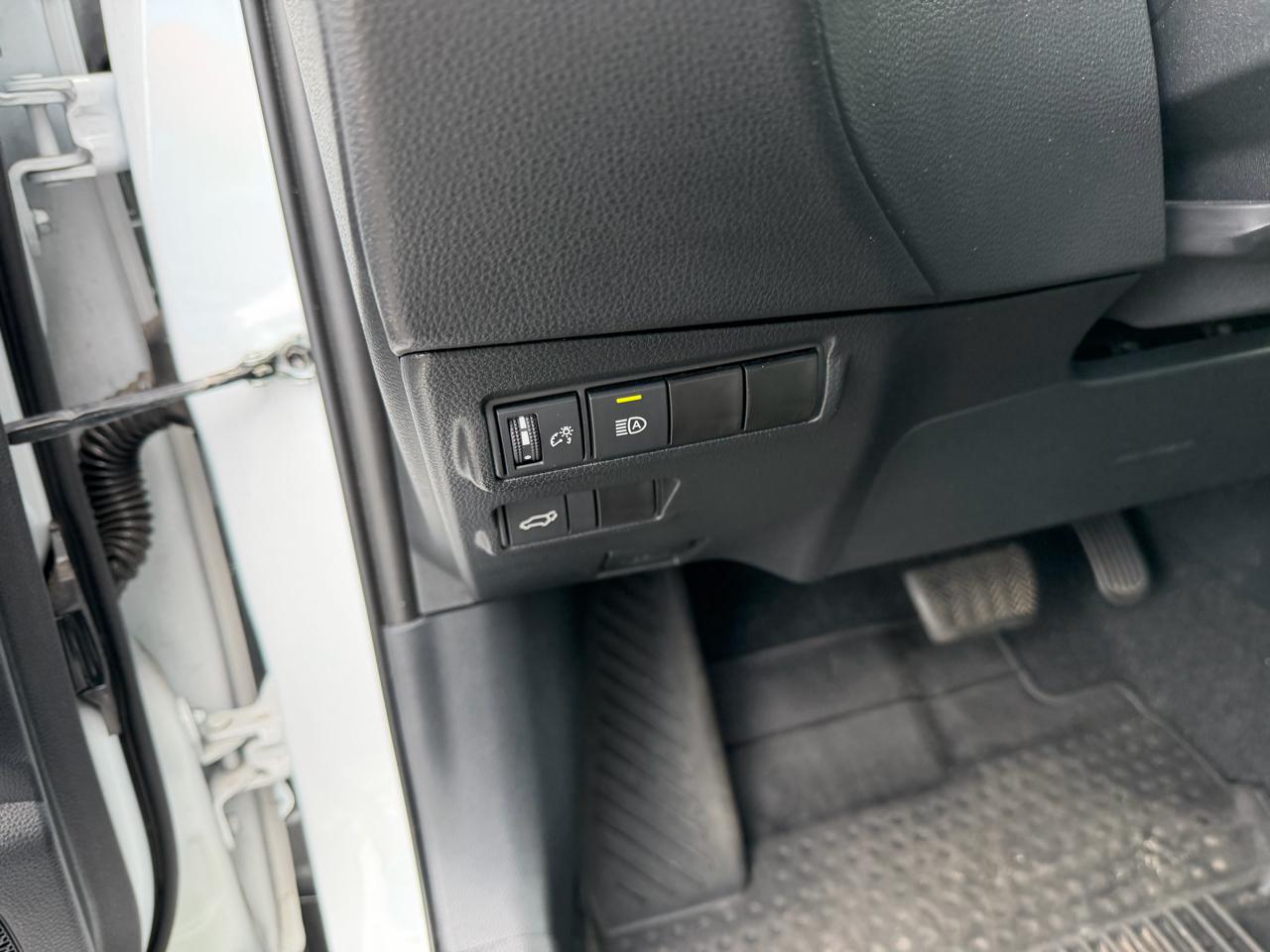 Toyota Corolla Cross XLE 4WD (Natl) 2024