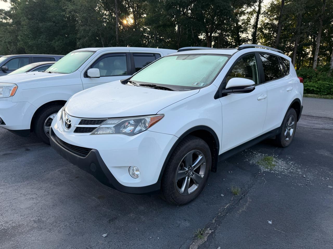 Toyota RAV4 AWD 4dr XLE (Natl) 2015