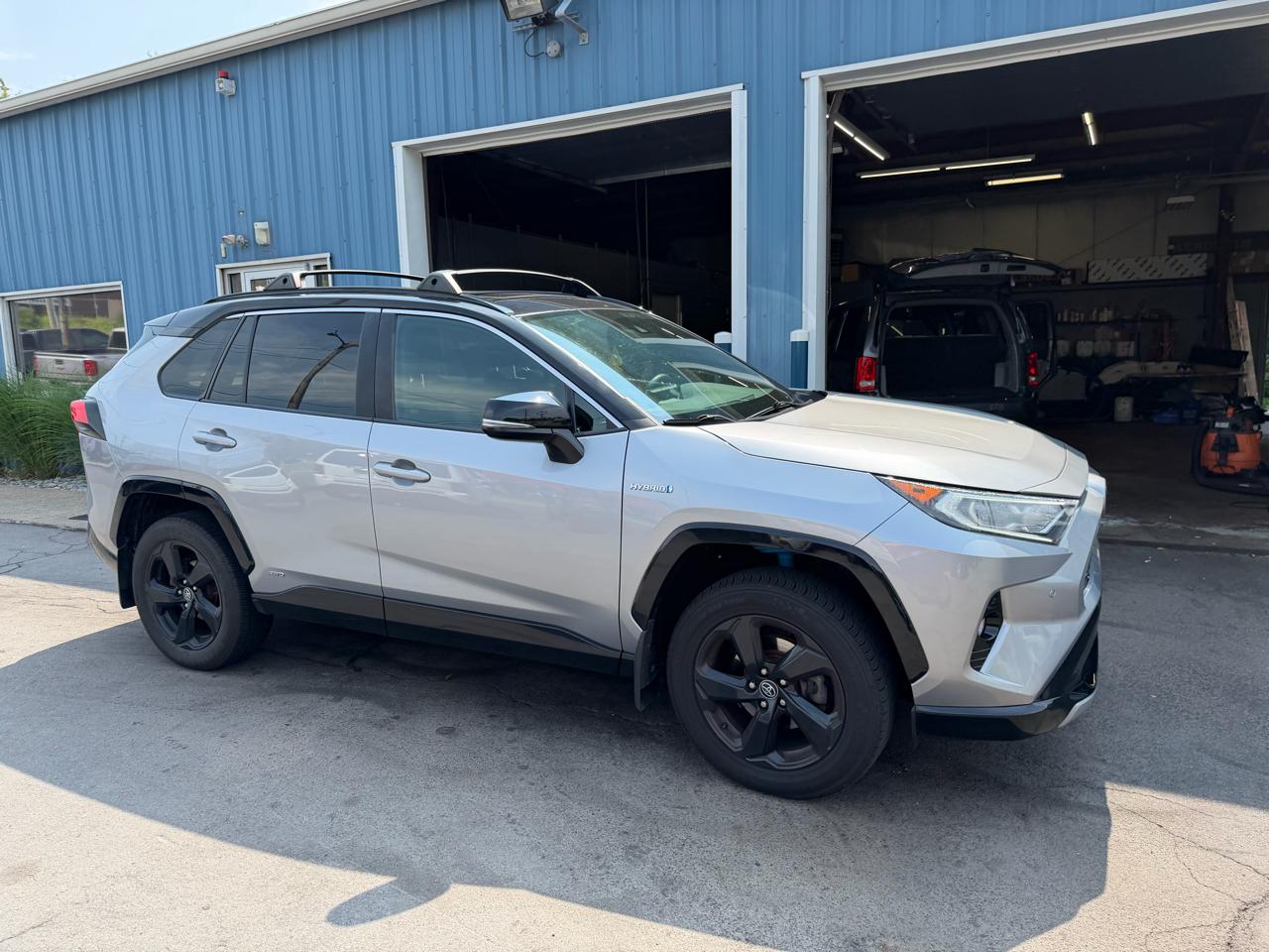 Toyota RAV4 Hybrid XSE AWD (Natl) 2020