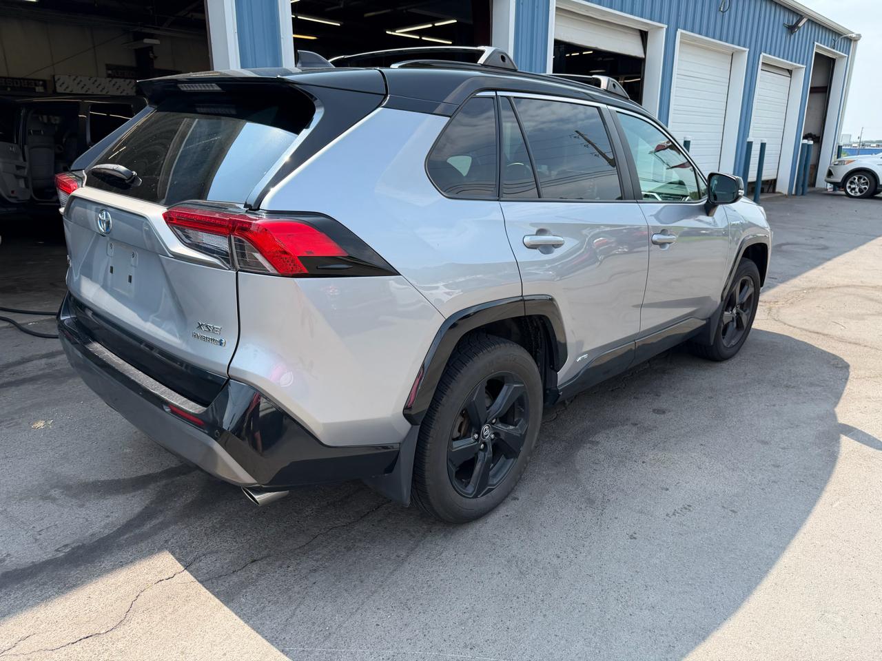 Toyota RAV4 Hybrid XSE AWD (Natl) 2020