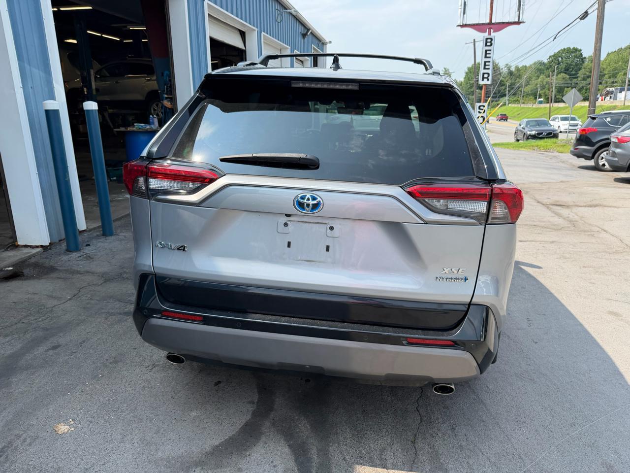 Toyota RAV4 Hybrid XSE AWD (Natl) 2020