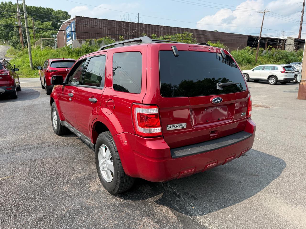 Ford Escape FWD 4dr XLT 2010