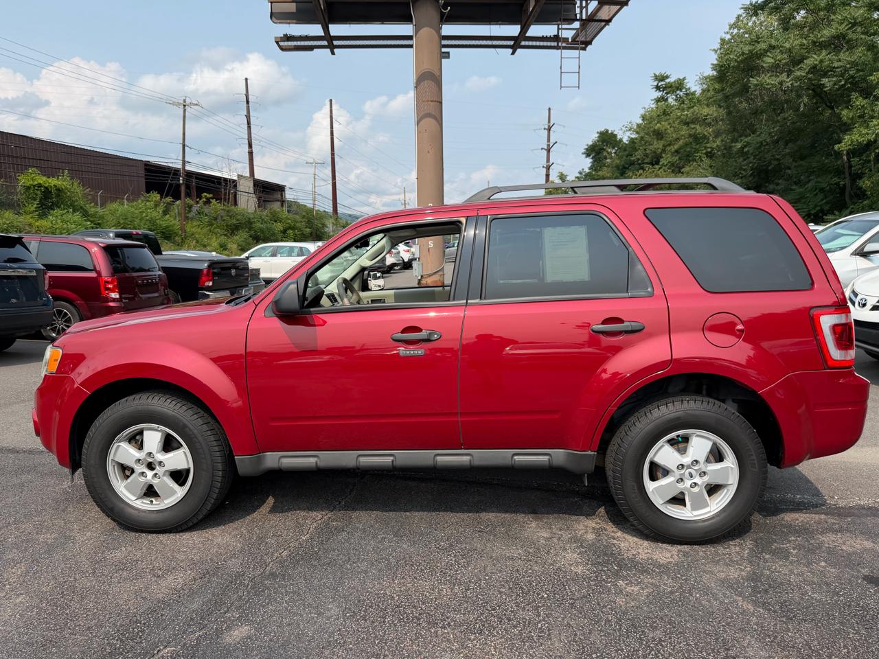 Ford Escape FWD 4dr XLT 2010