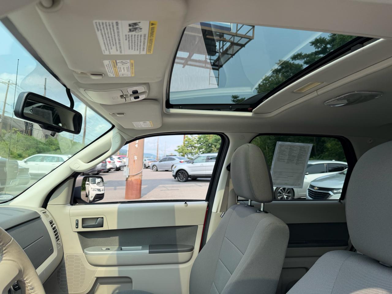 Ford Escape FWD 4dr XLT 2010