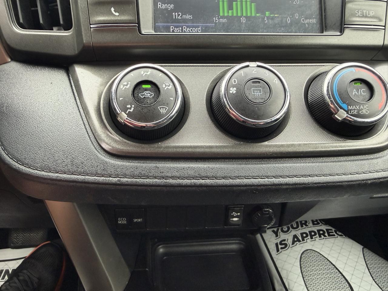 Toyota RAV4 AWD 4dr LE (Natl) 2014